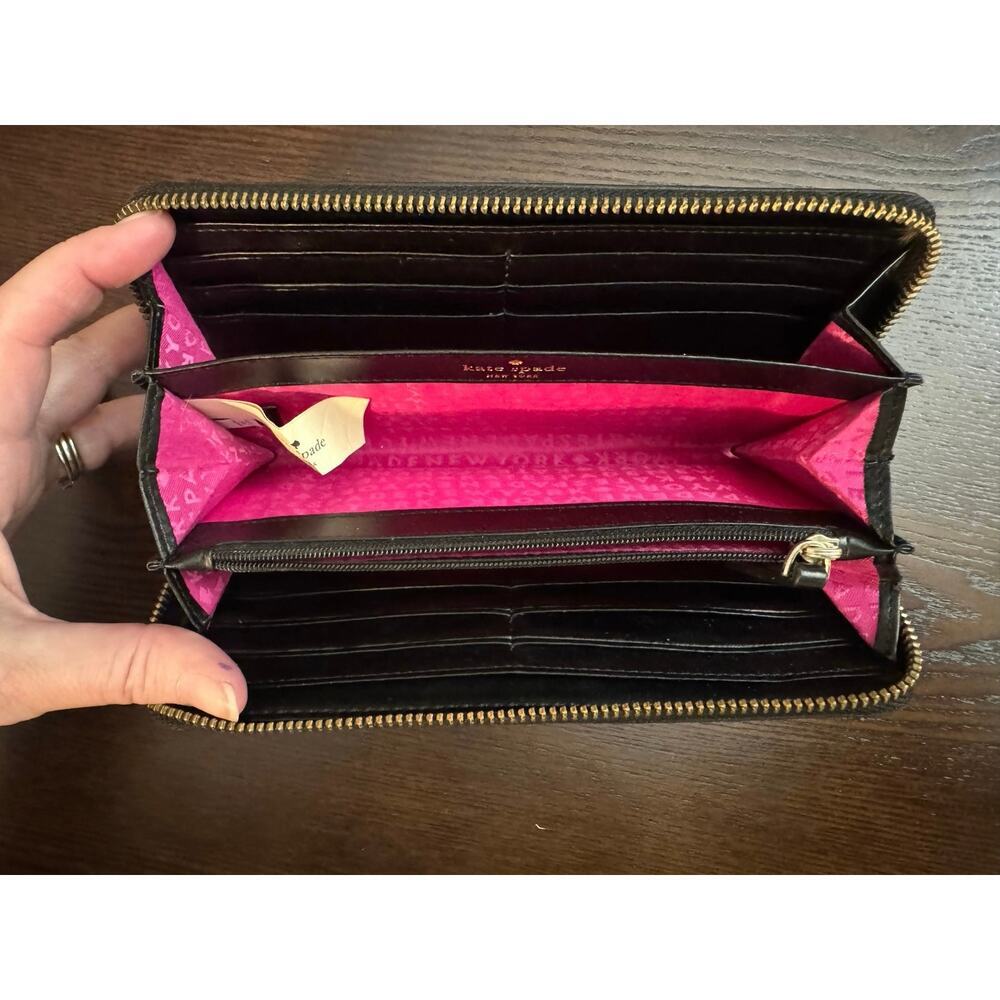 Kate Spade Penn Valley Neda Striped Black Ivory Zip Around Wallet - Picture 3 of 10